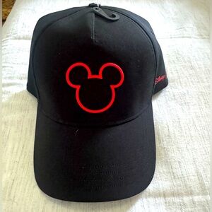 NWT lululemon X Disney classic structured ball cap S/M
